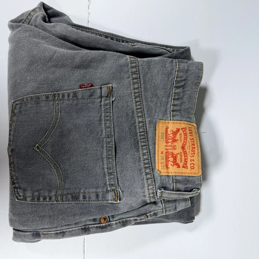 Levi's 550 Jeans Mens 36x32 Dark Gray Denim Cotton Stretch Straight Relaxed Fit
